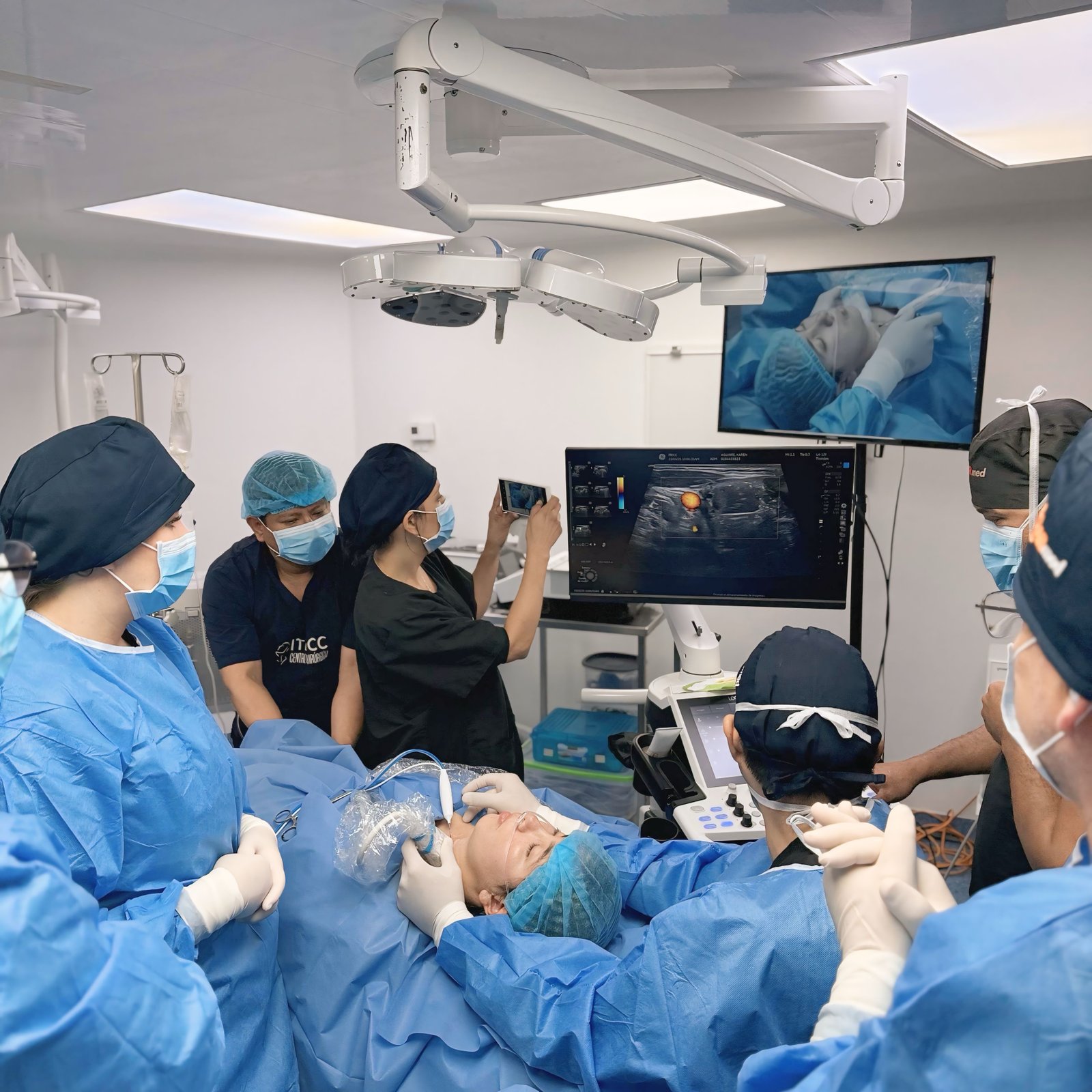 Entrenamiento médico especializado en técnicas de tiroides